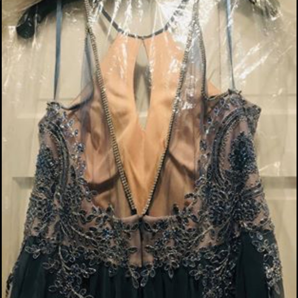 Dress - Picture 2 of 4